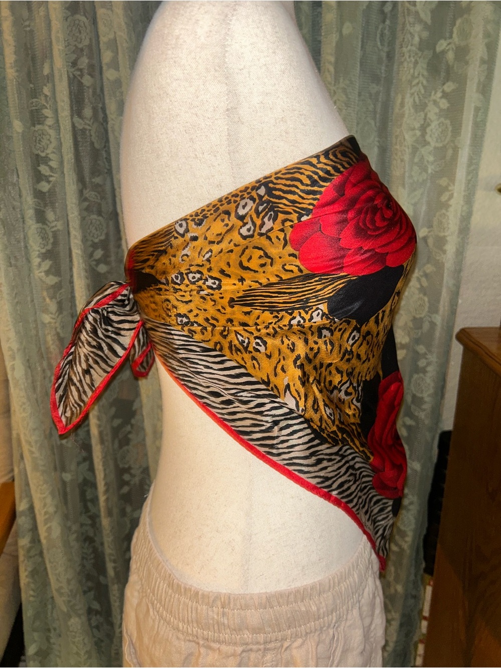 Oscar de la Renta Red Rose Animal Print Silk Scarf Top - Picture 2 of 4